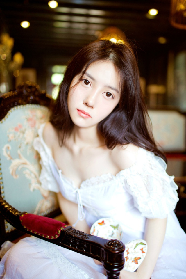 如果你不能飞，那就奔跑;如果不能奔跑，那就行走;如果不能行走，那就爬行;但无论你做什么，都要保持前行的方向。